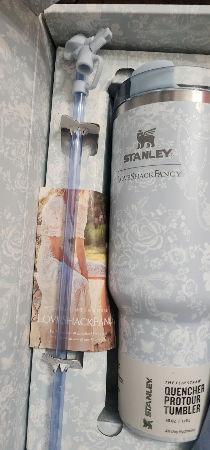 Stanley x LoveShackFancy Quencher Tumbler 40oz - photo 4