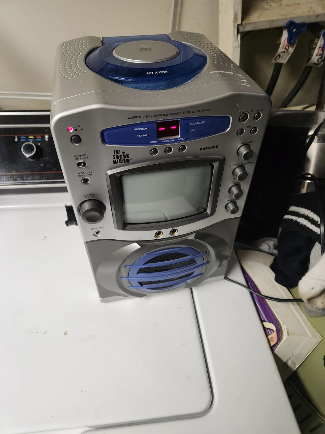 The Singing Machine Karaoke System CD+G ESV-912