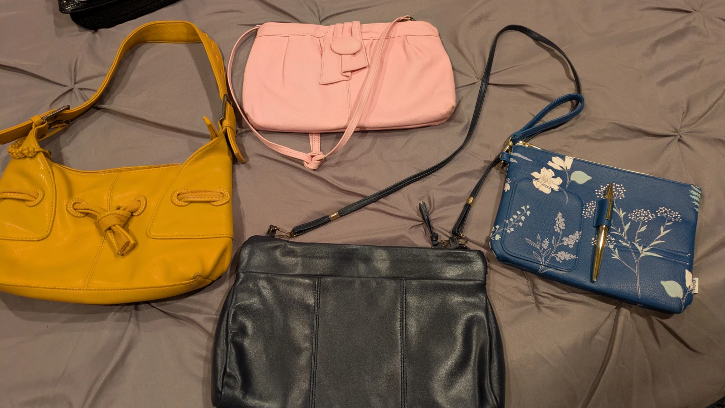 ASSORTED LADIES PURSES🌱 - photo 3