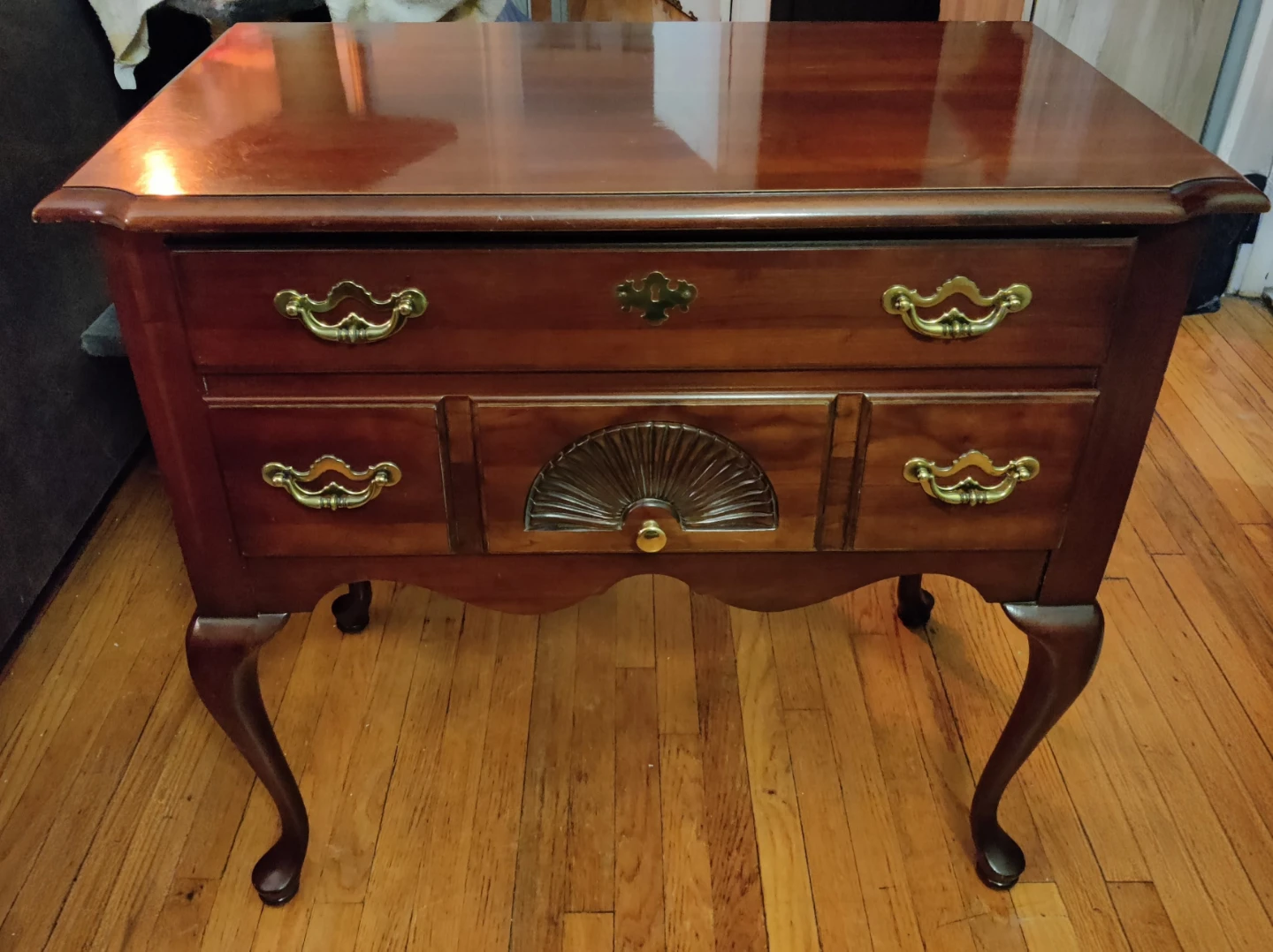 Vintage Thomasville Queen Anne Style Newport Lowboy Chest Table