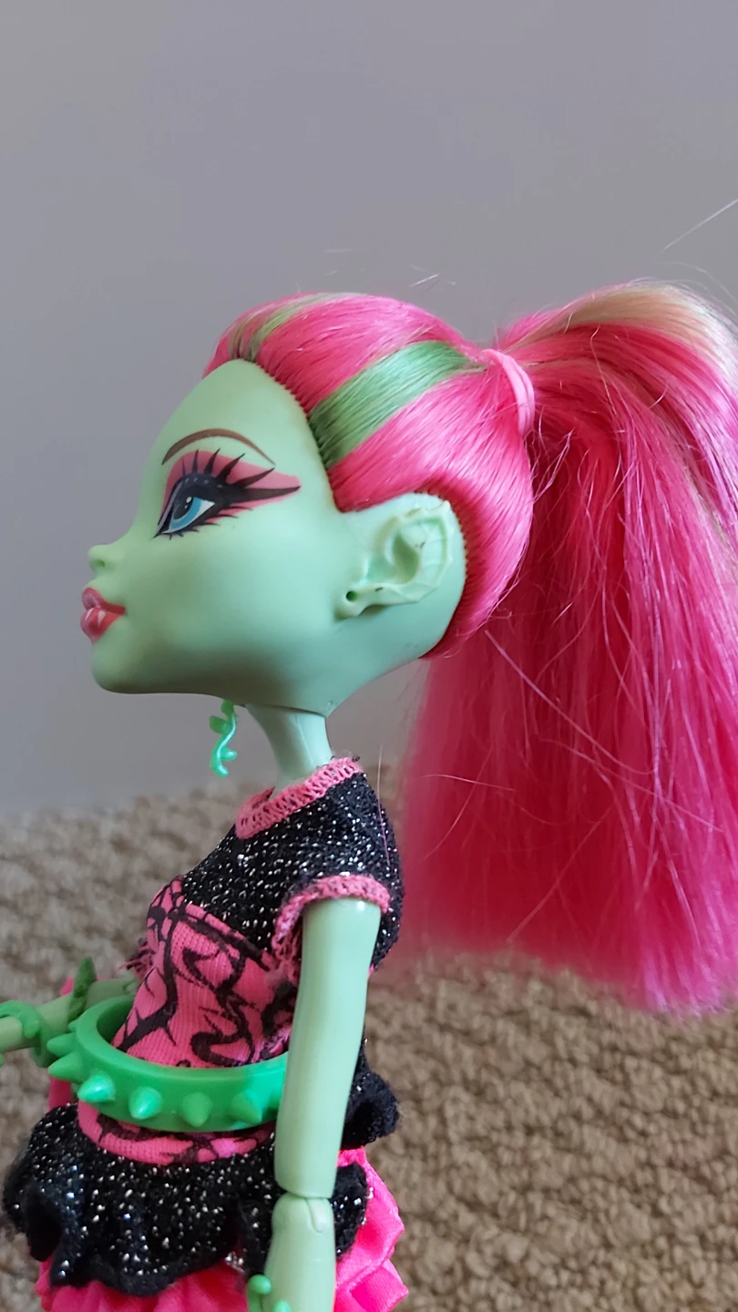 Monster High Venus Ghouls Night Out - photo 4
