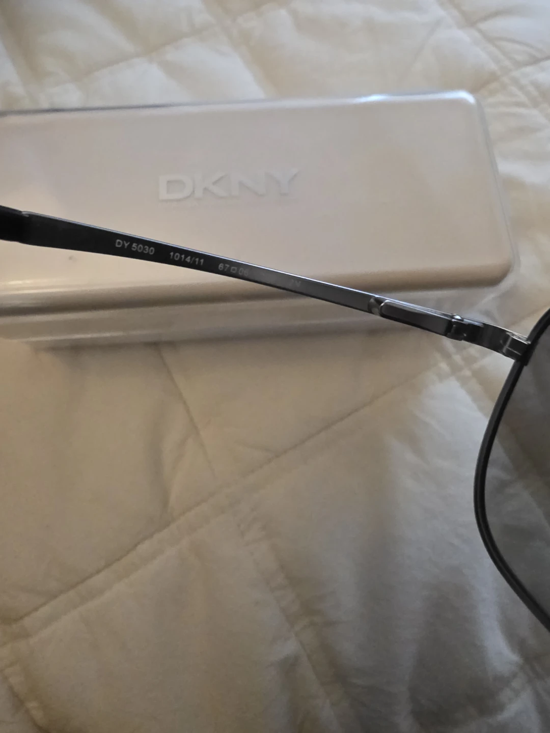DKNY Sunglasses - photo 2