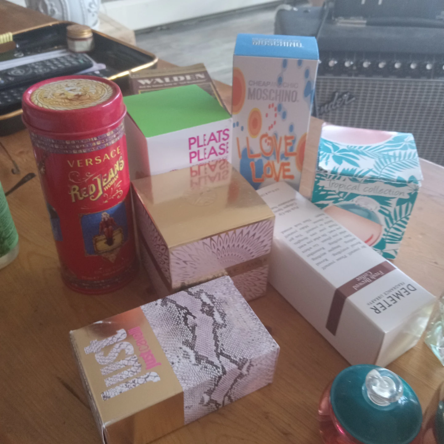 Assorted ladies fragrances $10 EACH! 🌼 - photo 4