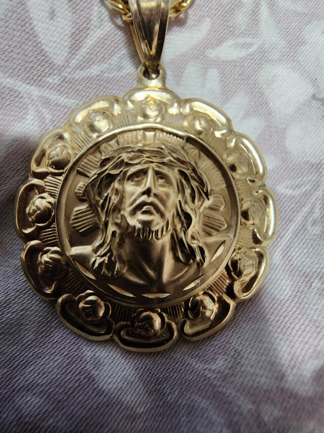 Gold Jesus and Virgin Mary Pendant - photo 3