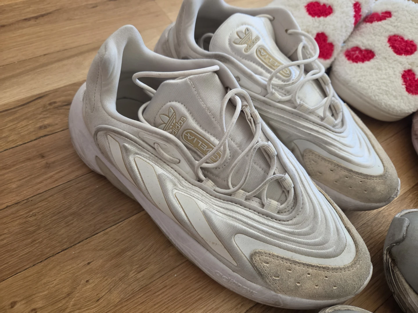 Adidas Ozelle & Skechers Sneakers, Moon Cake & Kiabi Slippers - photo 3