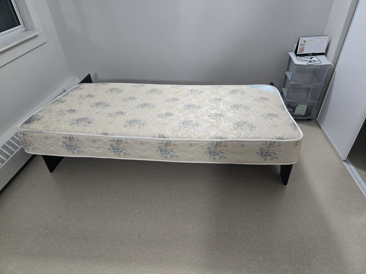 Single sized mattress.