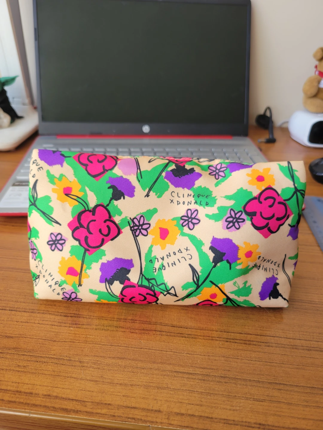 Clinique Floral Print Cosmetic Bag - photo 3