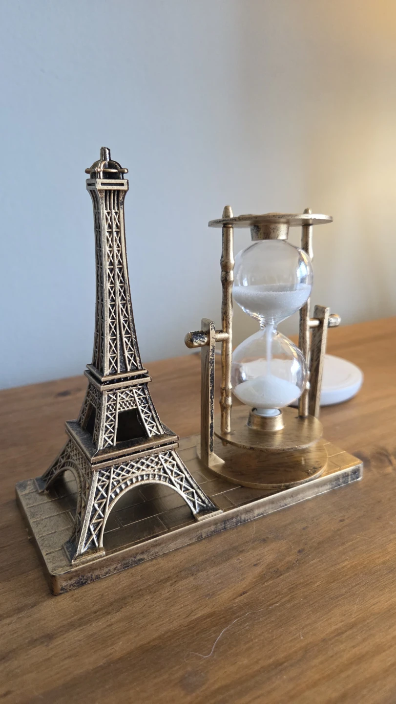 Eiffel Tower Hourglass Décor Piece – Bronze Tone *new - photo 2