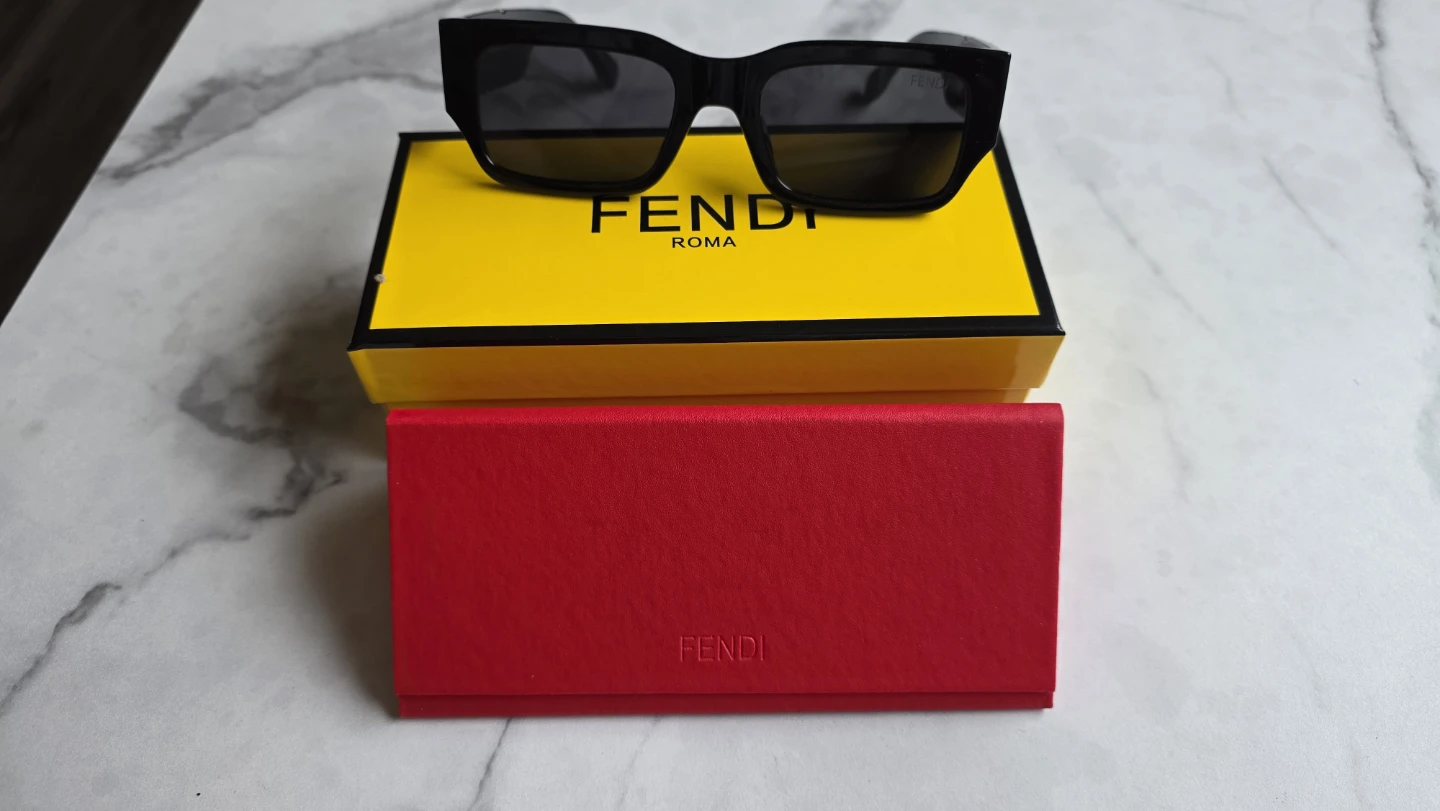 Fendi Black Sunglasses with Case and Box - photo 2
