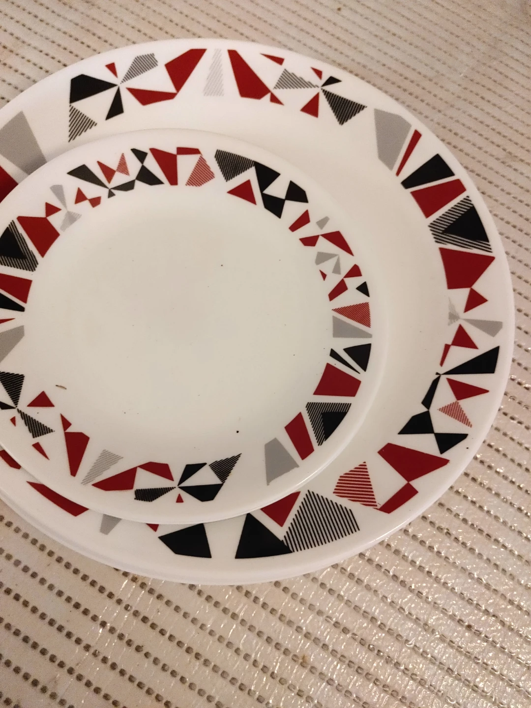 Corelle Vitrelle Plates - Geometric Pattern