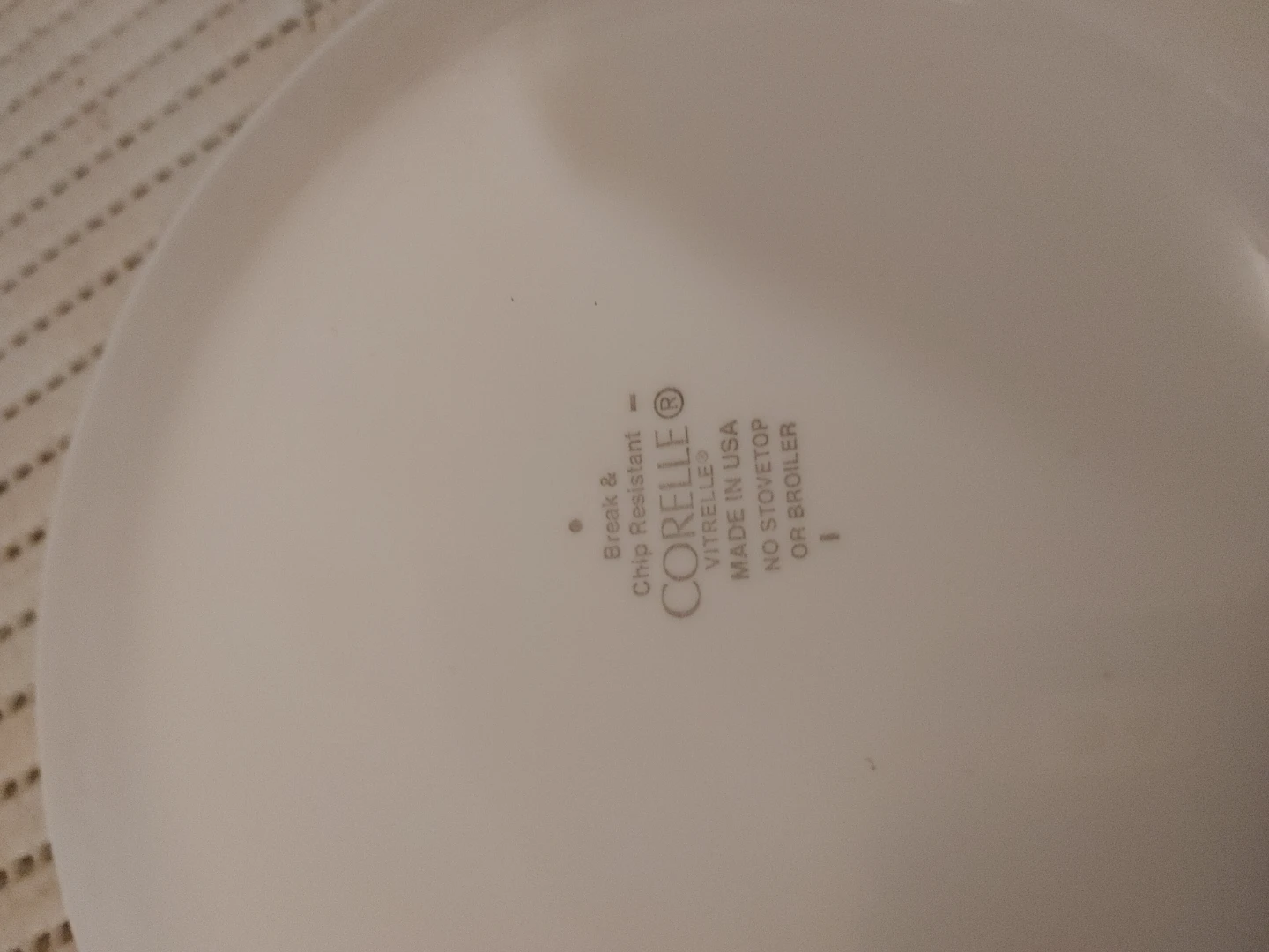 Corelle Vitrelle Plates - Geometric Pattern - photo 3