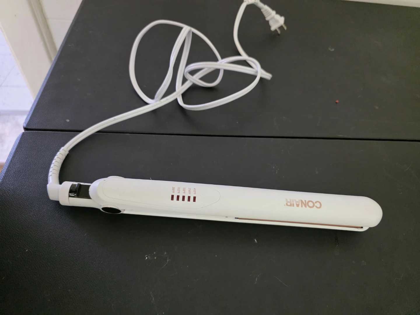 Conair White Flat Iron