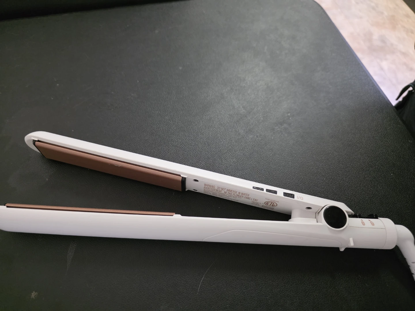 Conair White Flat Iron - photo 2