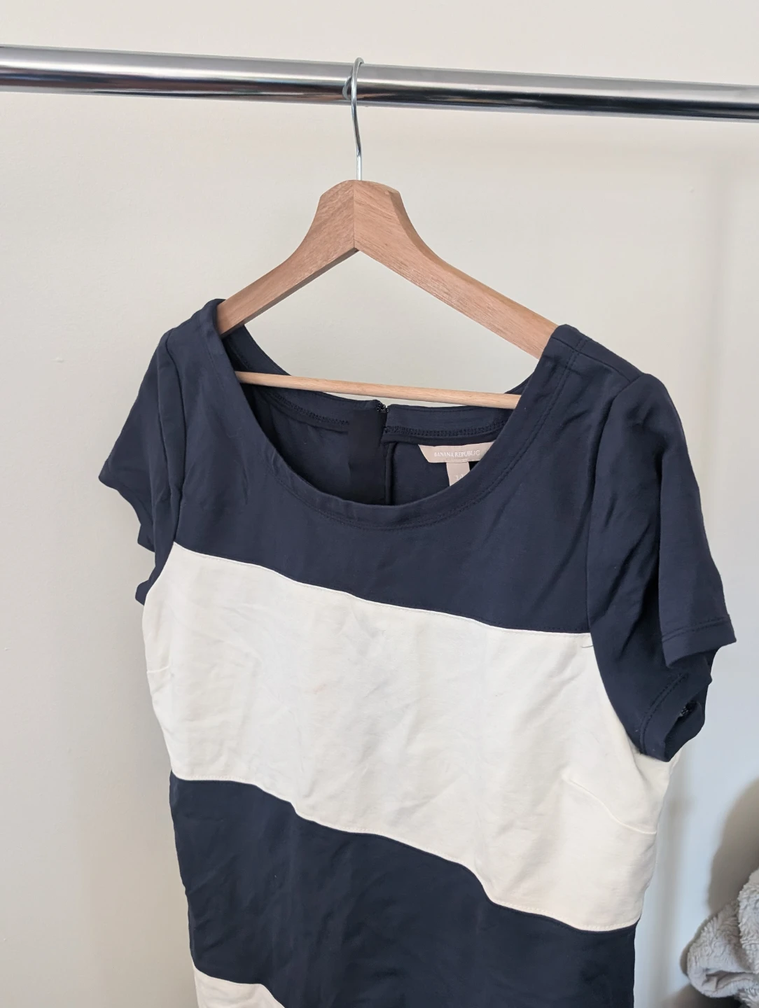 Banana Republic Navy and White Striped Dress Size 14 - photo 4