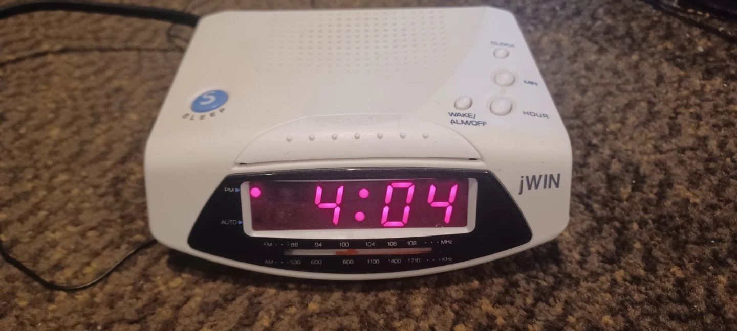 Clock radio