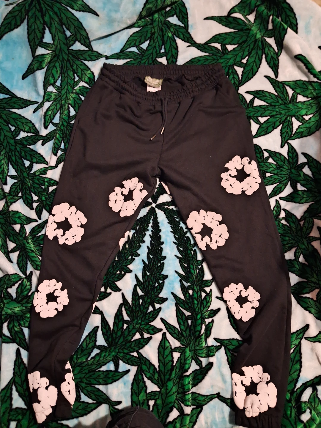 Black Hoodie and Sweatpants Set with Flower Design - photo 2