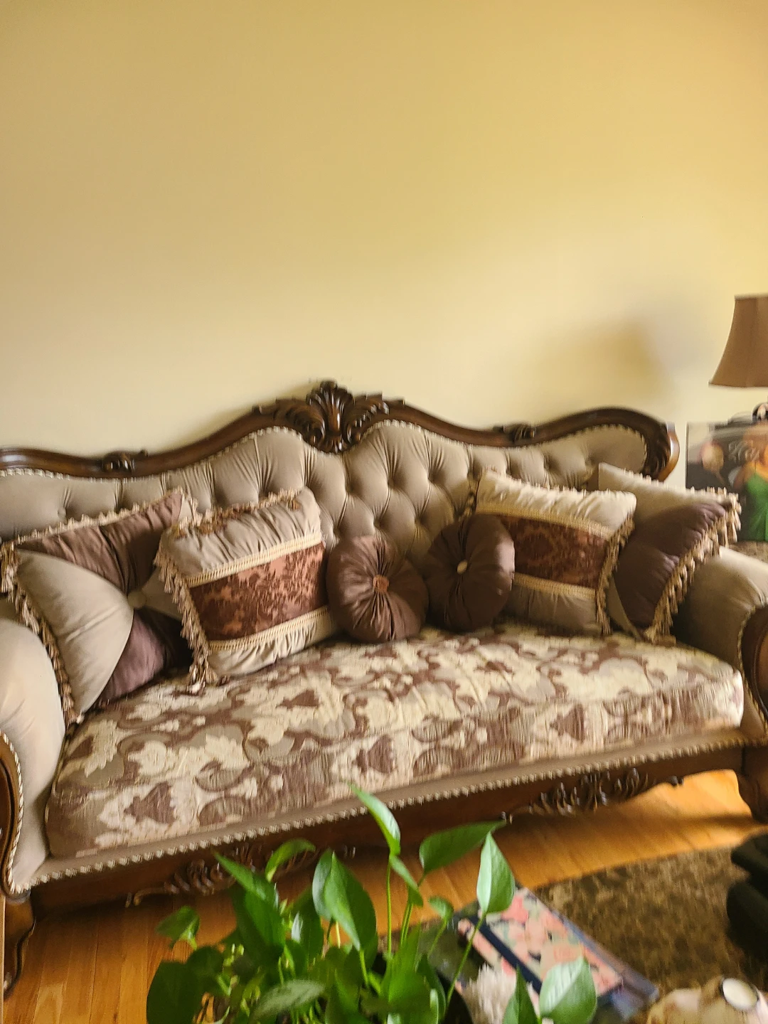 Elegant Sofa with Decorative Pillows - photo 2