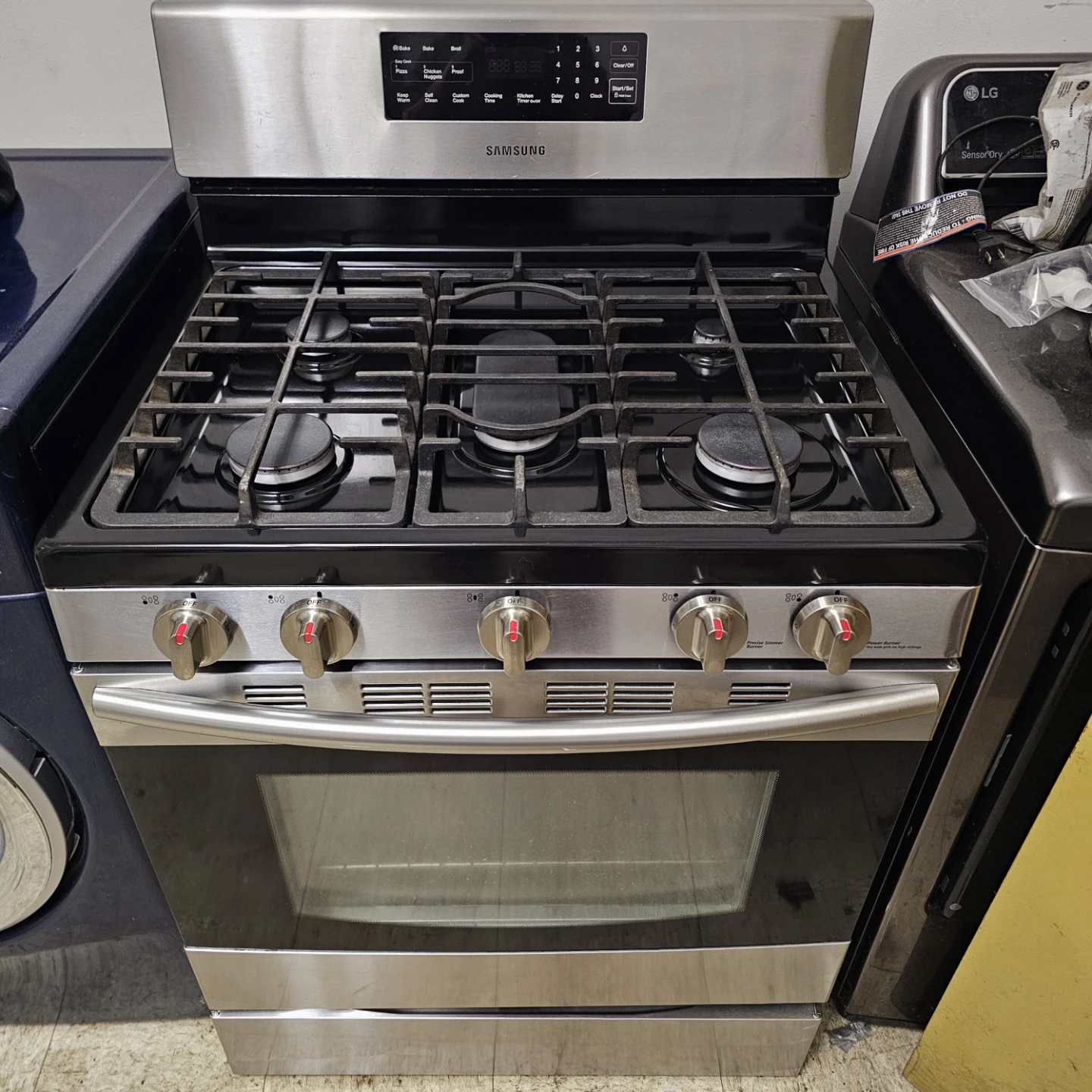 Samsung Stainless Steel Gas Range with Oven - photo 2