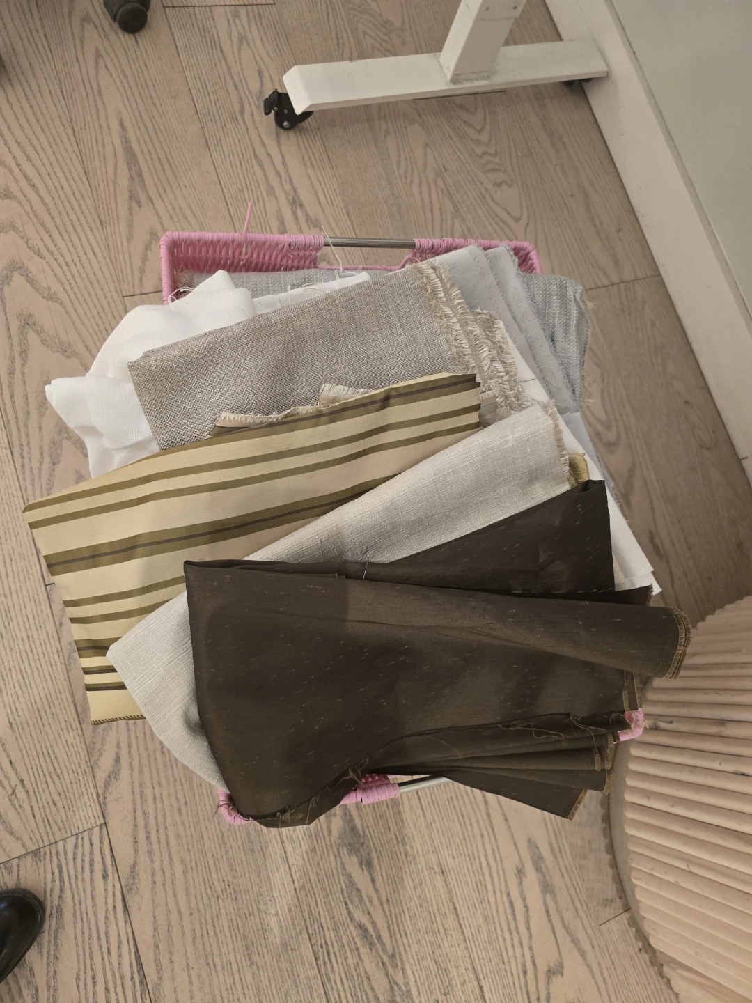 Fabric Remnants Bundle huge lot - photo 2