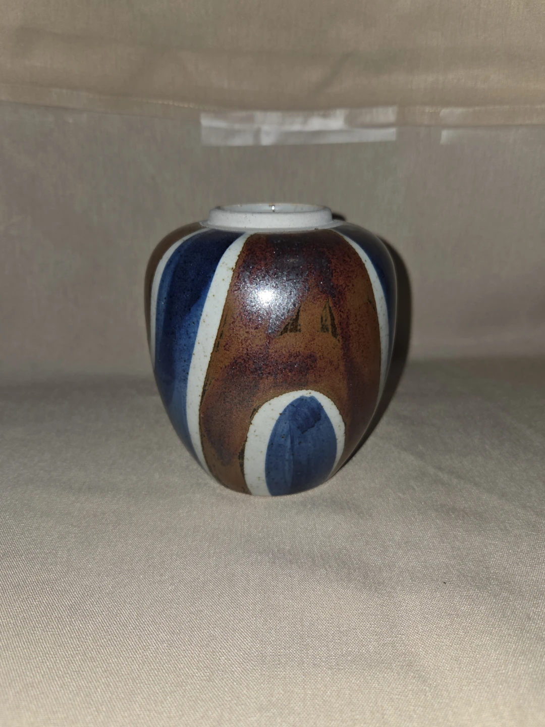 Small Ceramic Vase with Abstract Swirl Design - photo 2