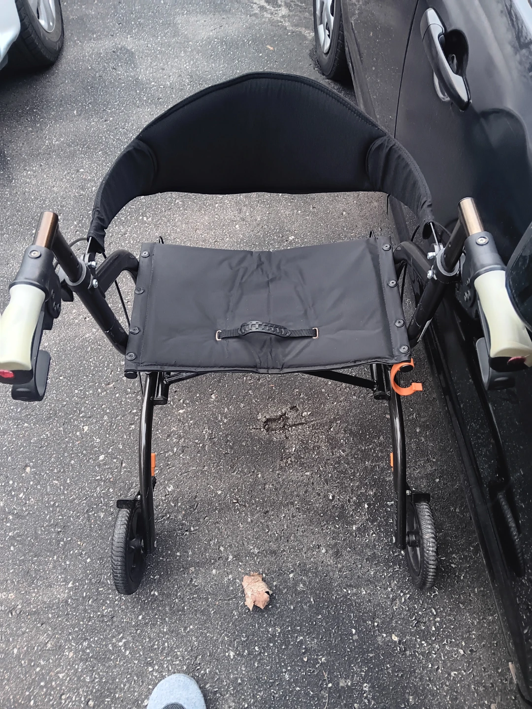 Drive Medical "Excursion" 4-Wheel Rolling Walker - photo 2