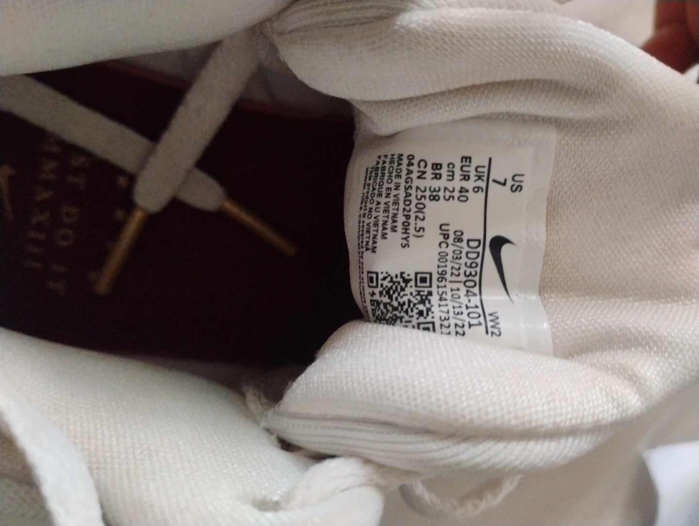 Nike Renew Elevate 3 Basketball Shoes - White/Burgundy - Size 7 - photo 4