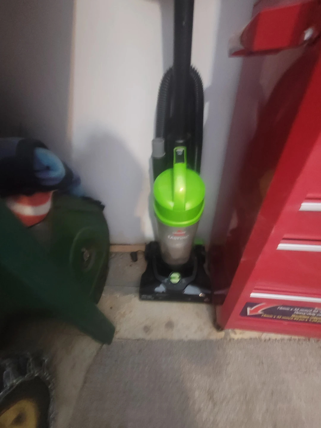 Bissell EasyVac Bagless Upright Vacuum - photo 2