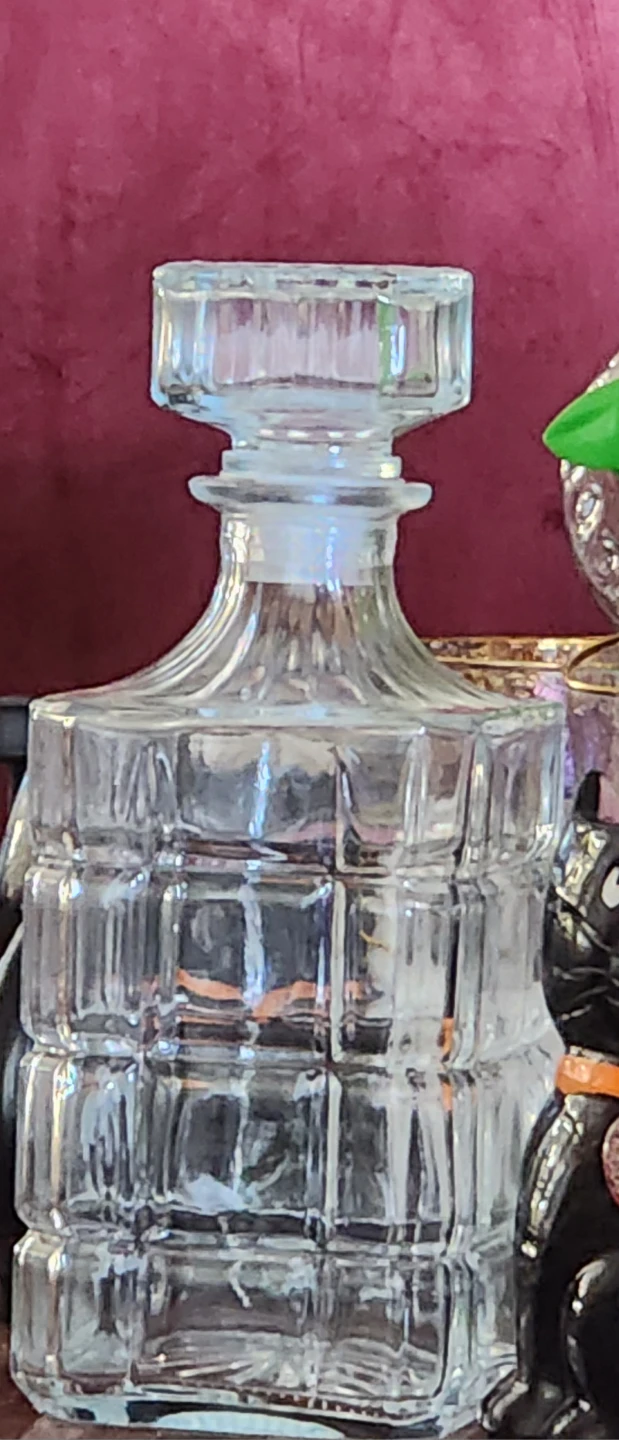 Decanter crystal
