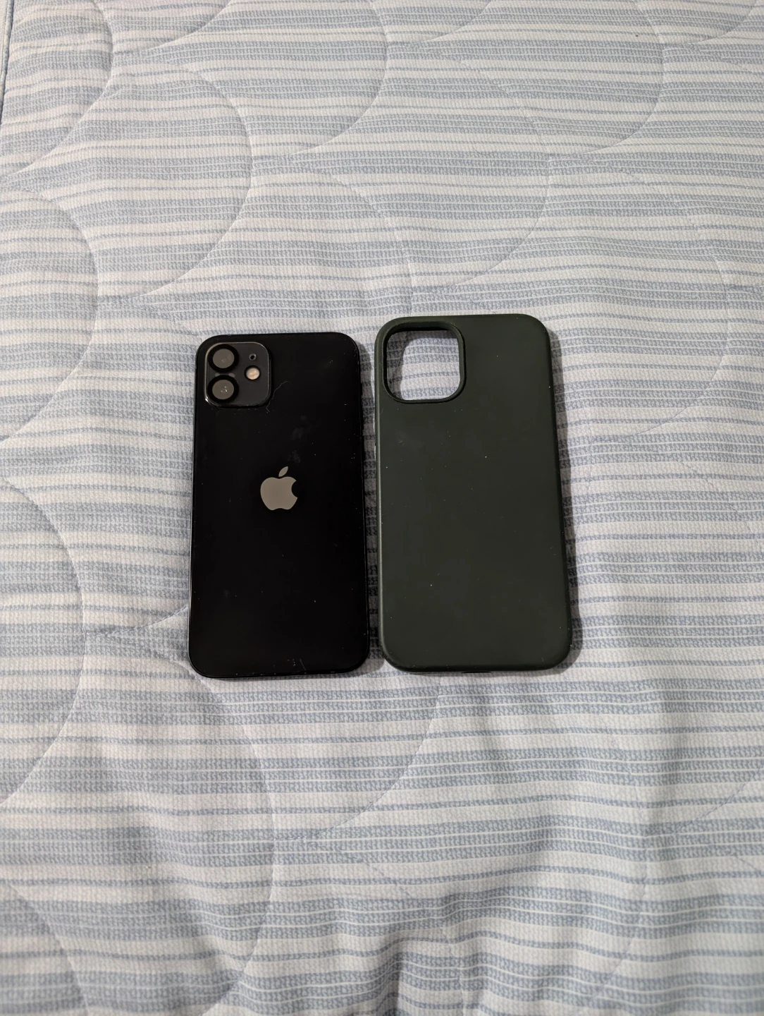 iPhone 12 – 64GB – Black (Like New) - photo 3