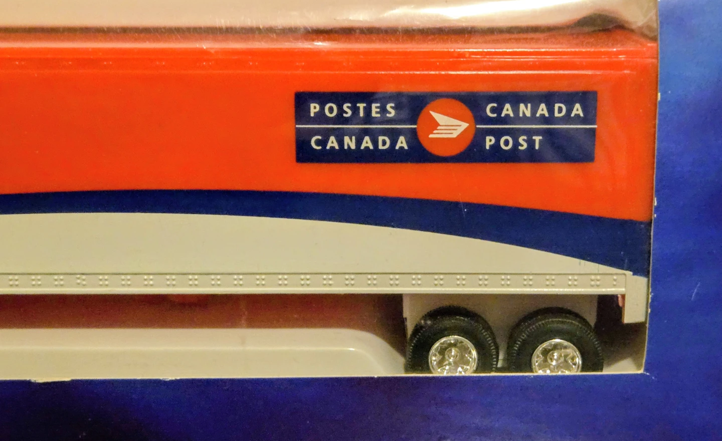 Vintage 12" Canada Post Transport Truck, New in Box - photo 3