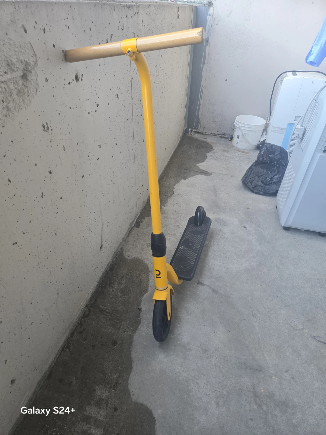 Yellow Scooter - photo 3
