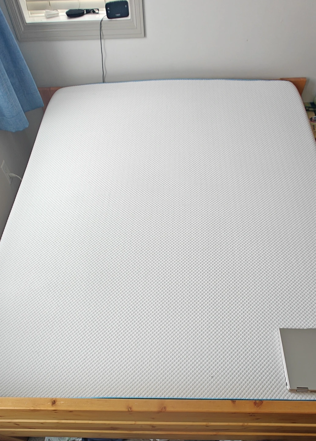 NEW CONDITION Simba 1500 10" Queen Hybrid Mattress - photo 3
