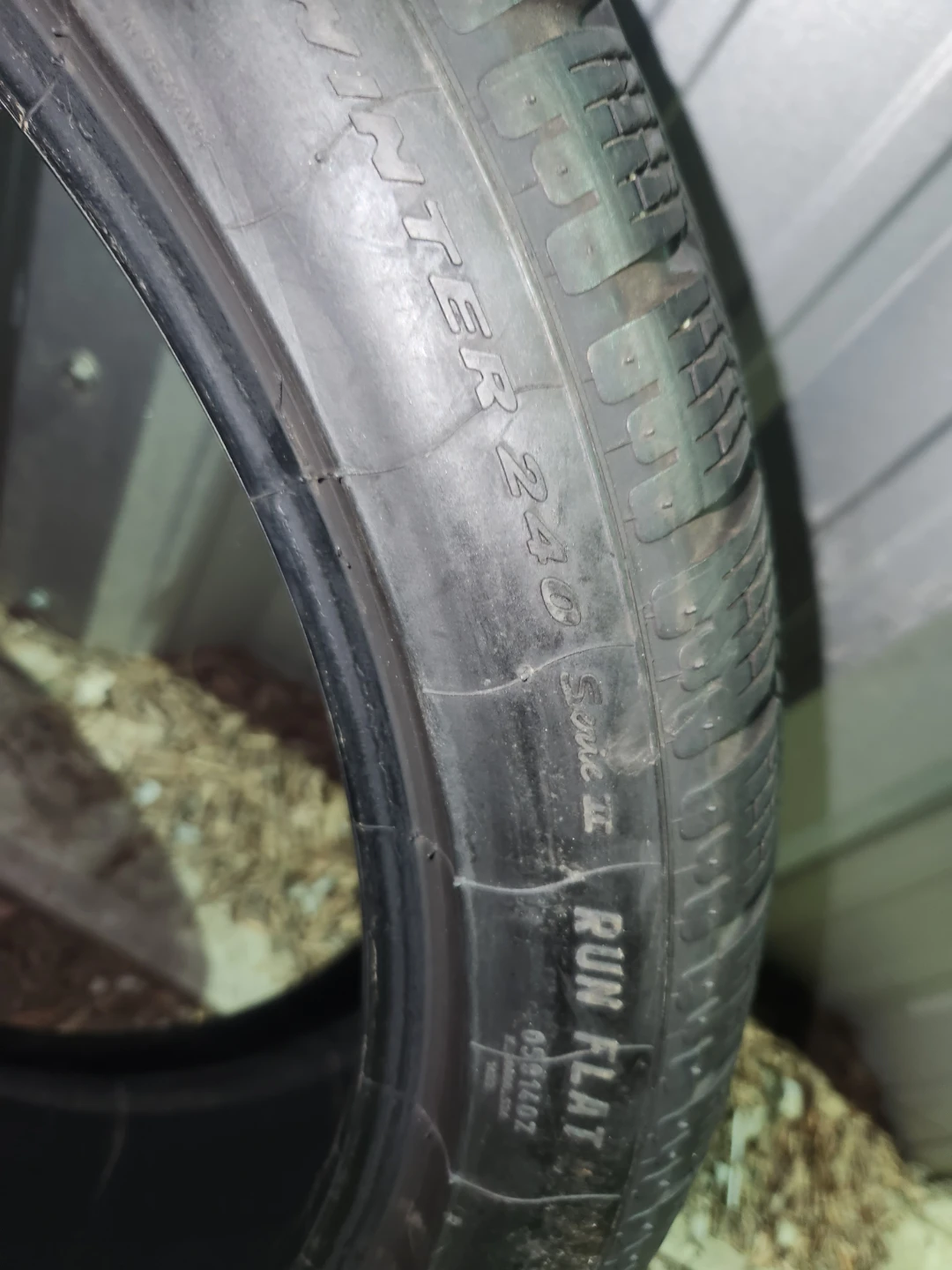 Pirelli Winter Sottozero Run Flat Tire 245/40R20 - photo 4