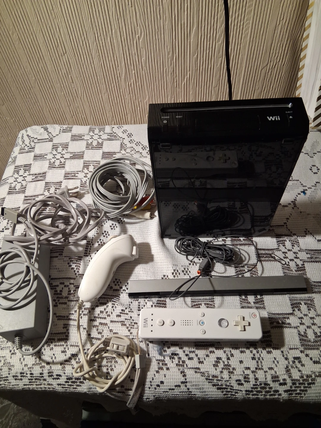 🌱Nintendo Wii Console with Controllers and Accessories