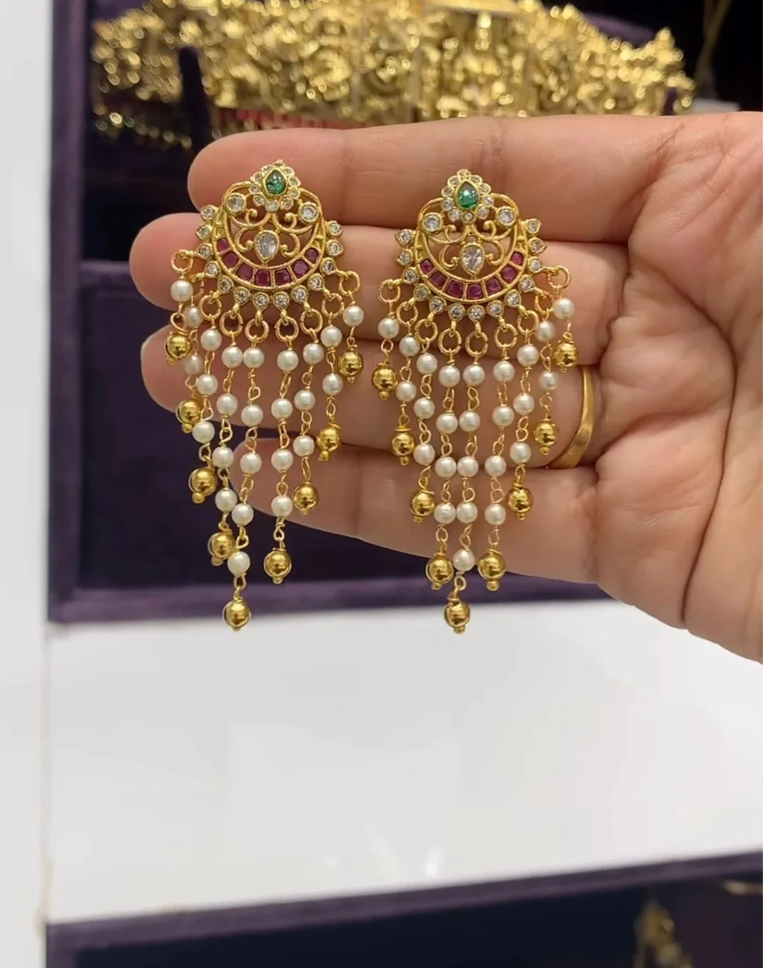 Brand new Gold Earrings with Emeralds and Pearls