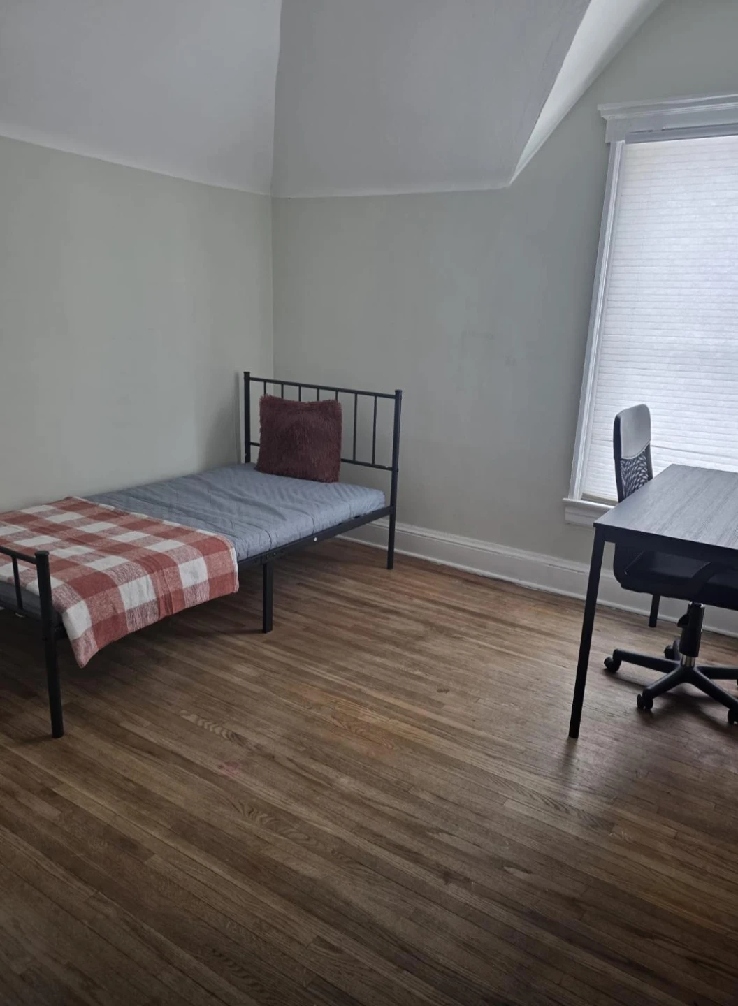 Black Metal Twin Bed Frame - photo 2