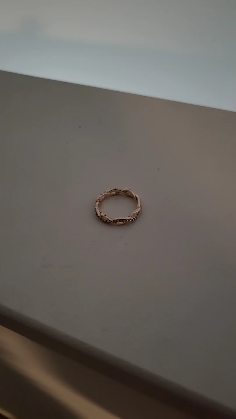 Twisted Band Ring with Stones - photo 4
