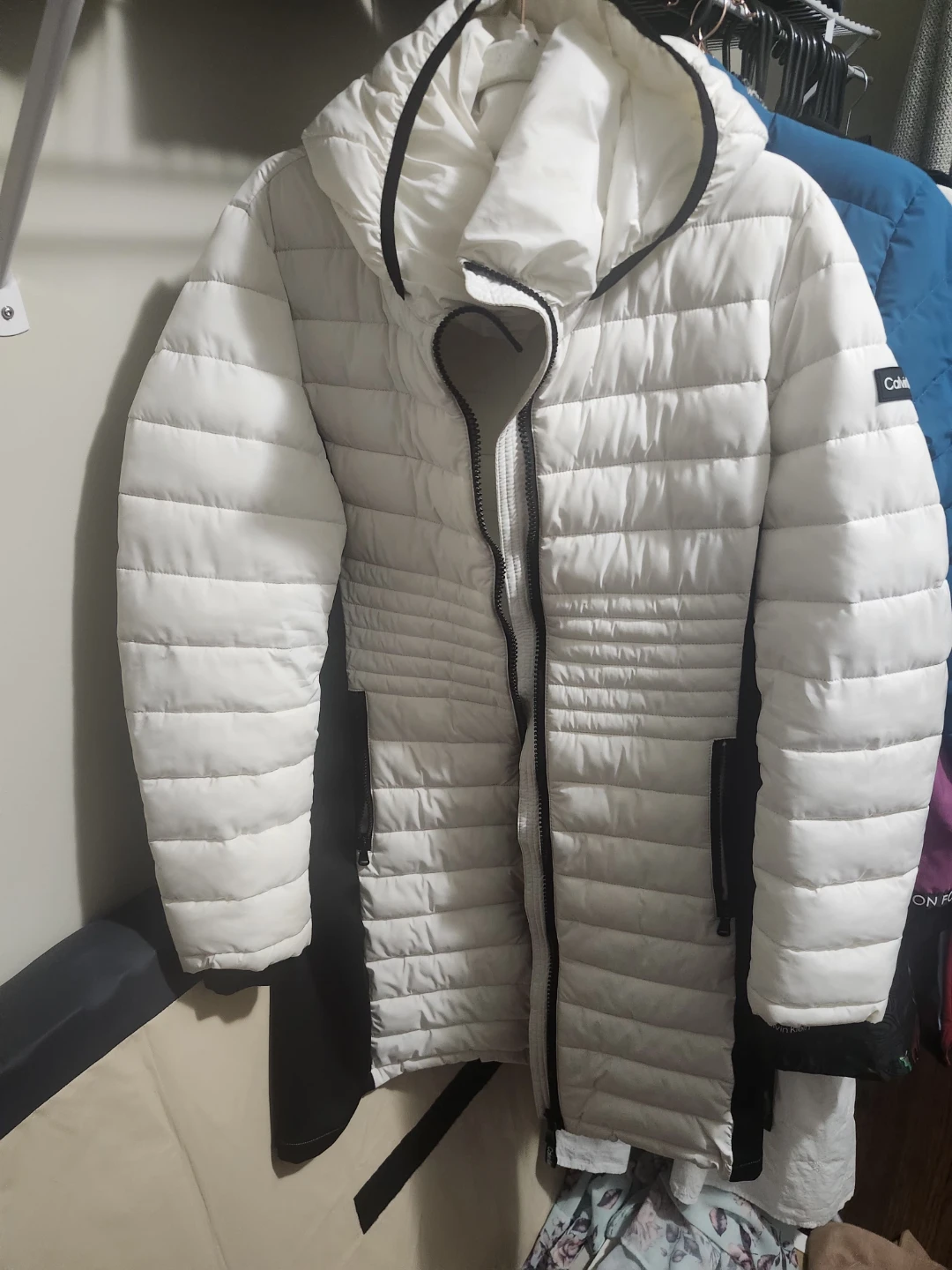 Calvin Klein Puffer Jacket White Size 100
