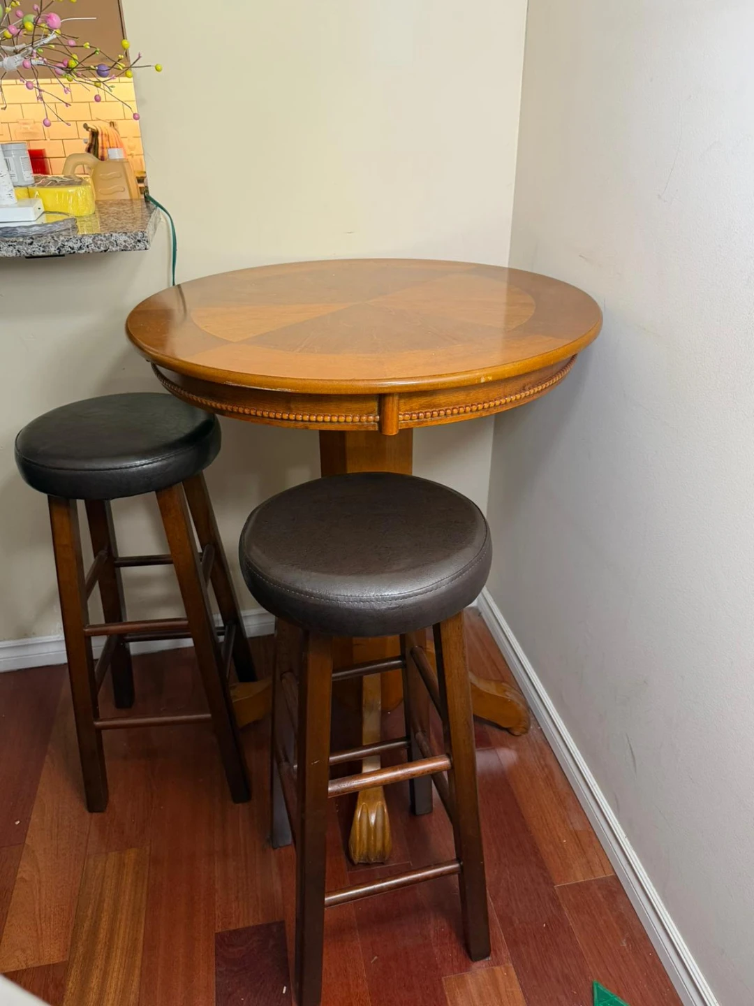 Bar stools and table - photo 2