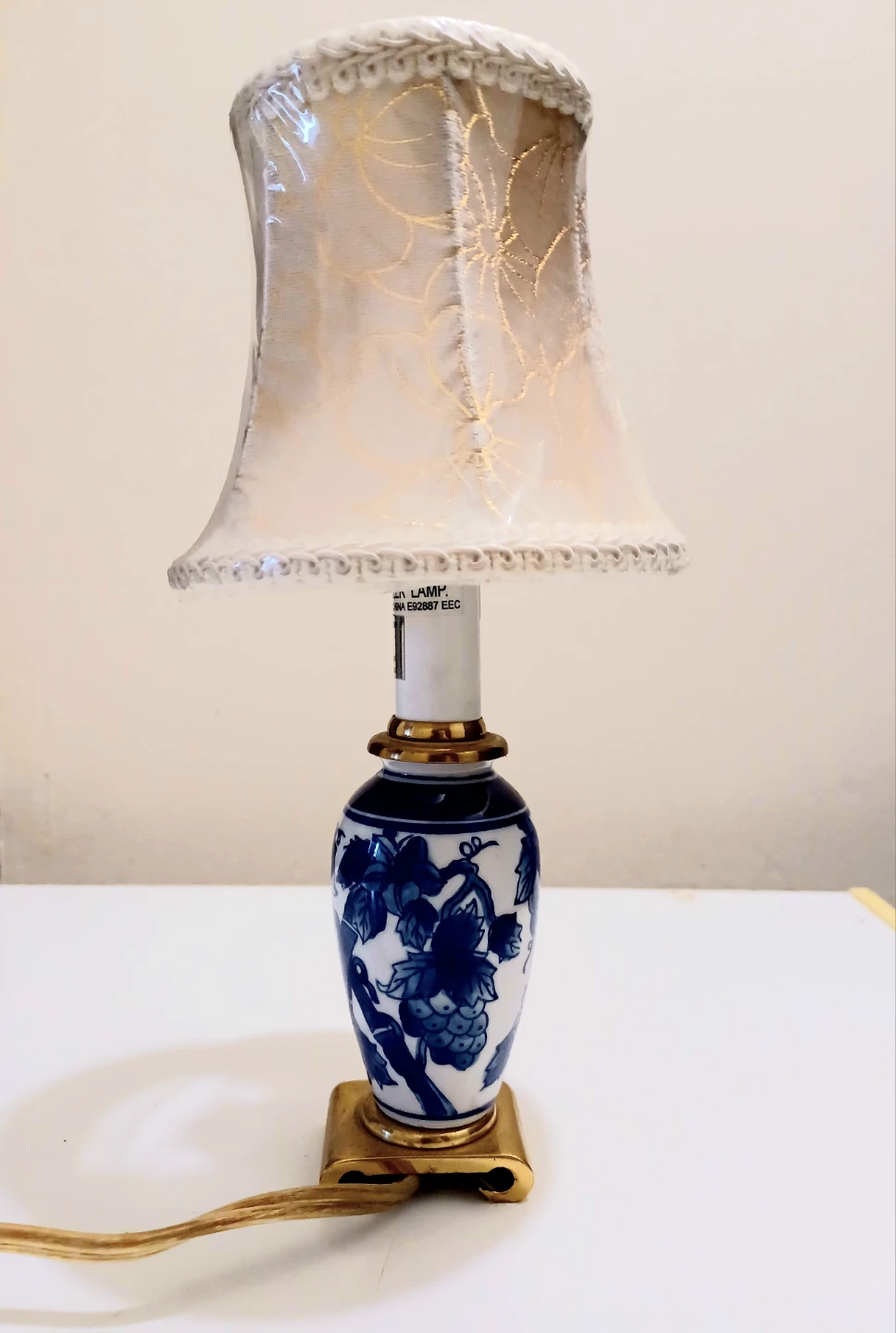 Chinoiserie Hand Painted Porcelain Table Lamp