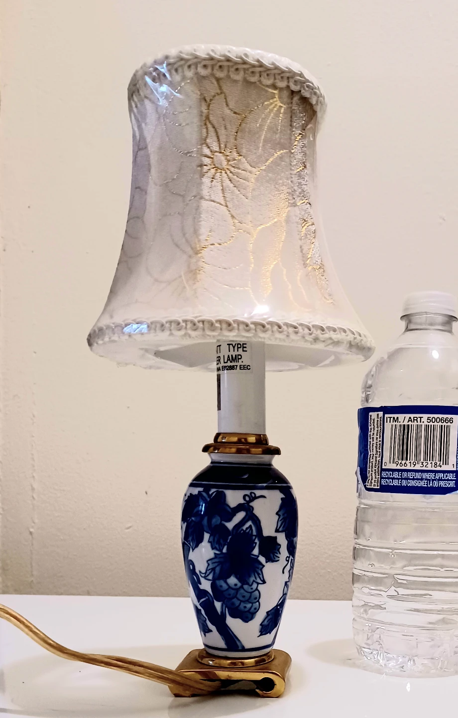 Chinoiserie Hand Painted Porcelain Table Lamp - photo 4