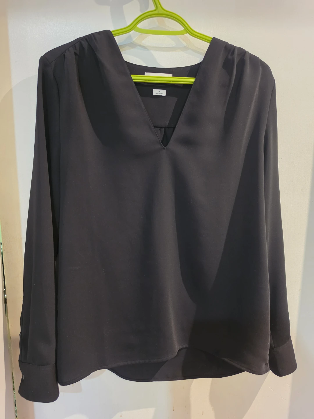 Babaton Black Long Sleeve V-Neck Blouse - Size M - photo 3
