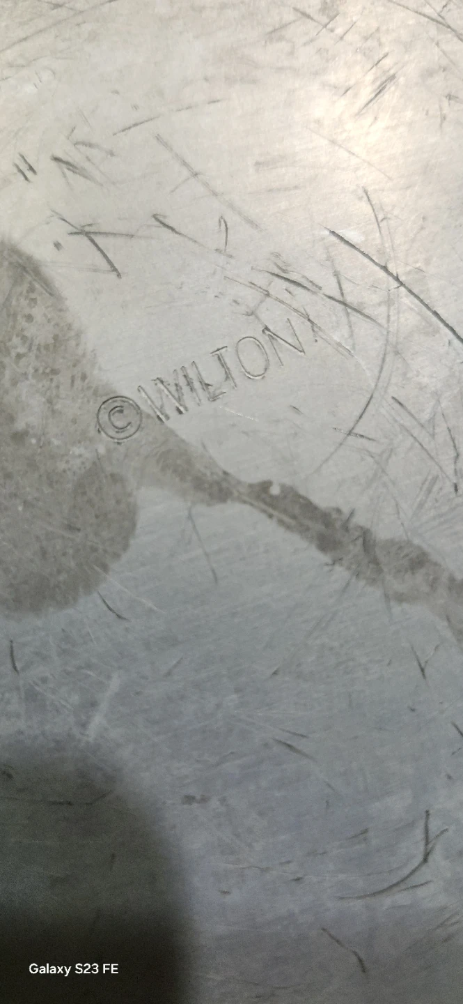 Wilton aluminum Round Cake Pans The price is not negotiable - photo 3