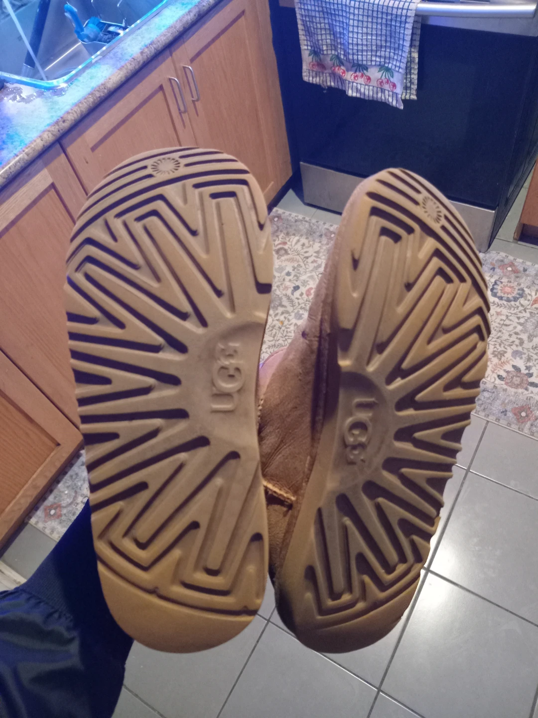 Size 6 uggs - photo 3