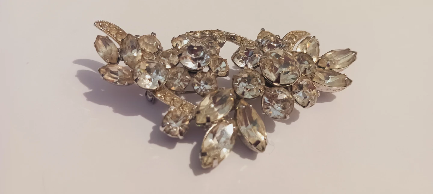 EISENBERG ICE Signed Art Deco Laurel  Crystals  Brooch