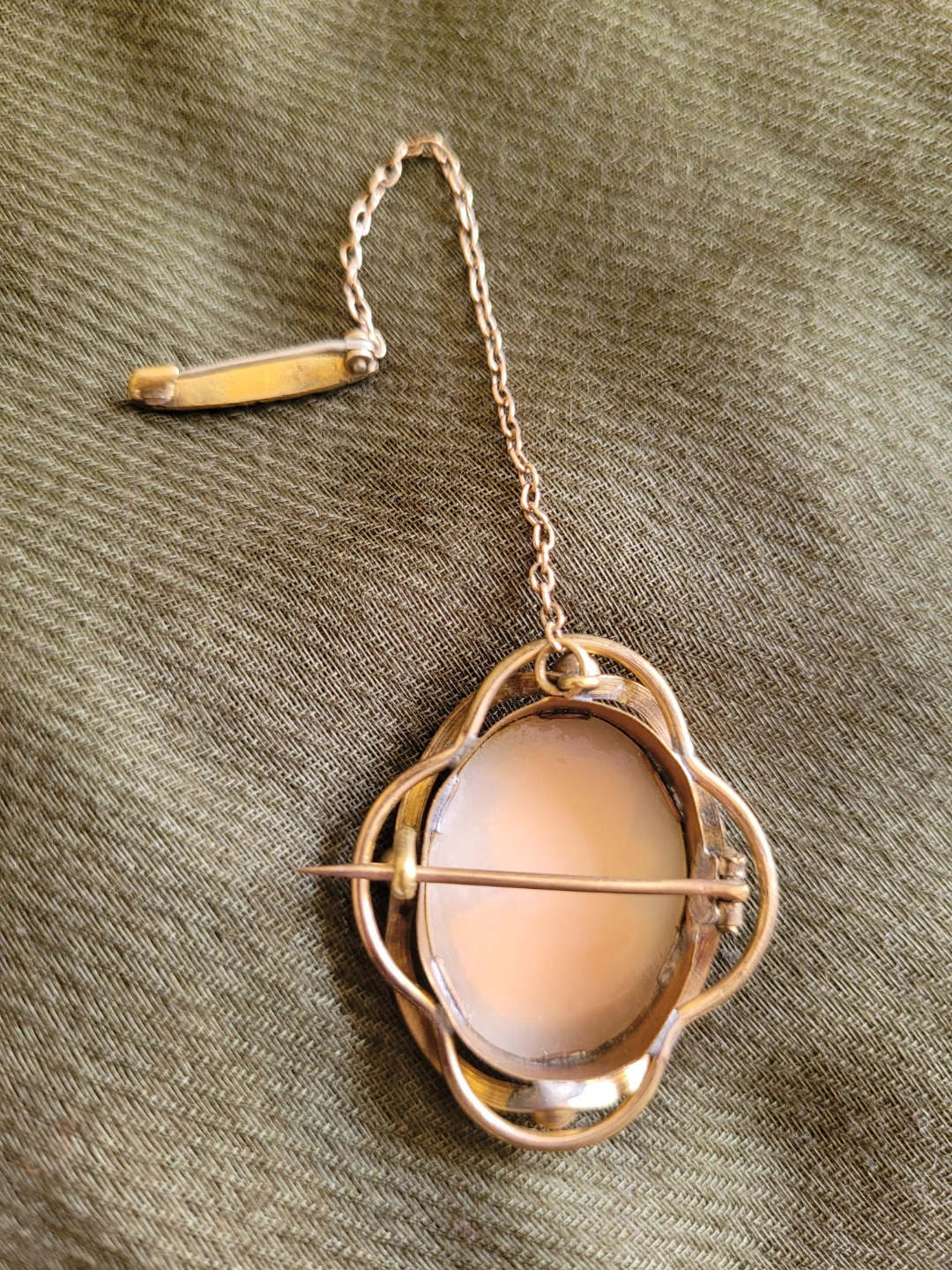Vintage Cameo Brooch with Chain - photo 2