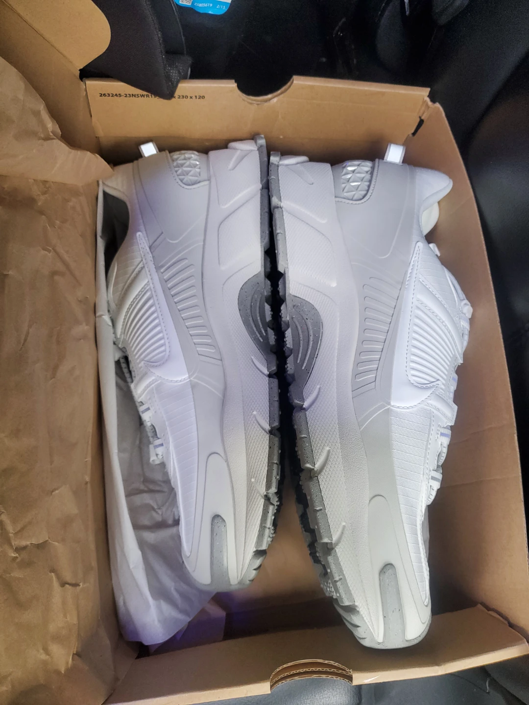 Nike Zoom Vomero Roam Summit White Men's Size 10.5 - photo 2