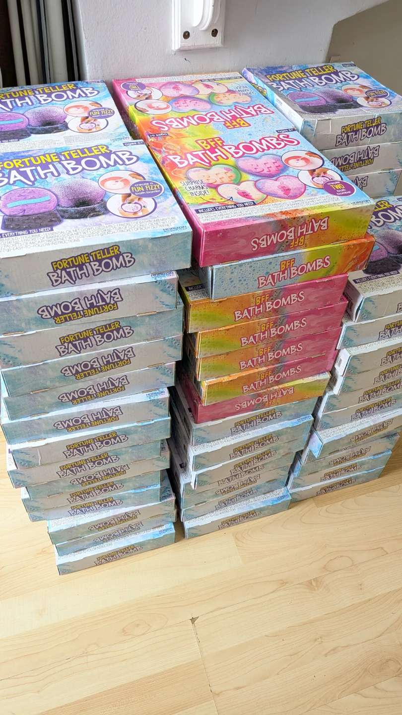 BFF Bath Bombs & Fortune Teller Bath Bombs 70 PCs.