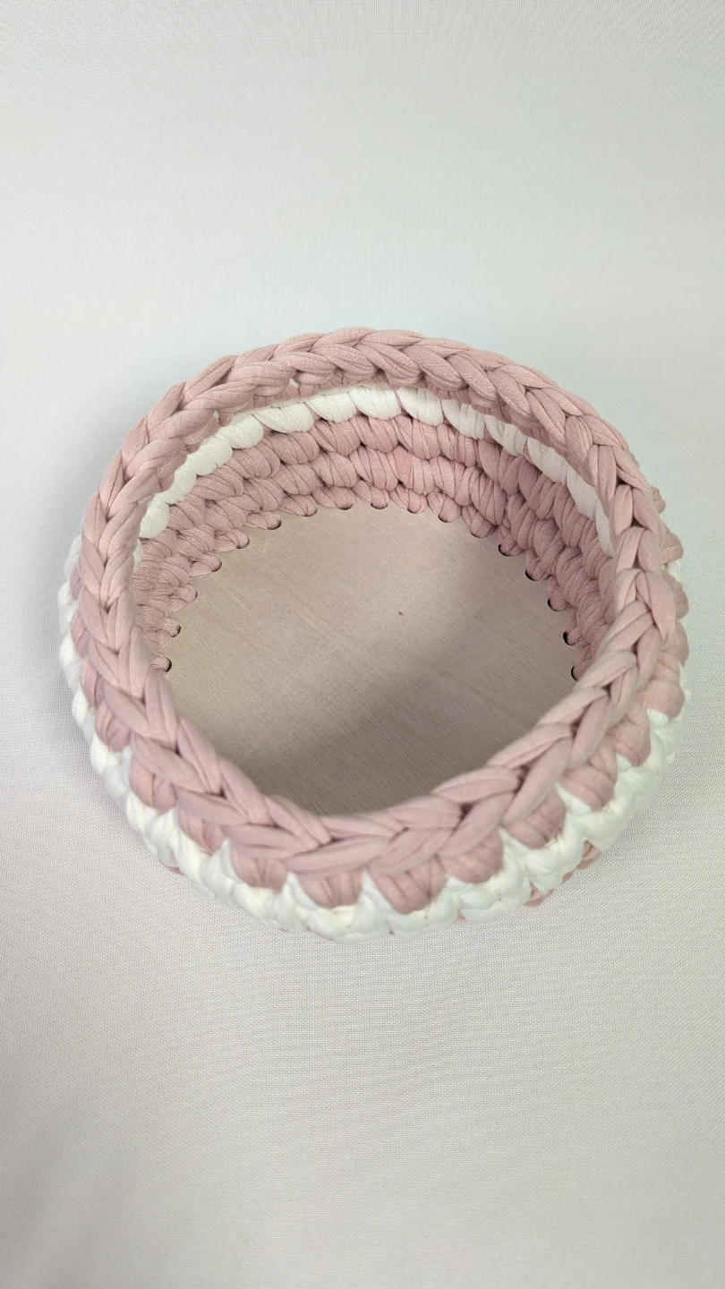 Crochet basket with wooden bottom - photo 4