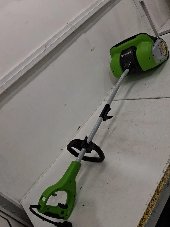 Greenworks 8 Amp 12-Inch Electric Corded Snow Shovel ❄️🔌💪 - photo 3